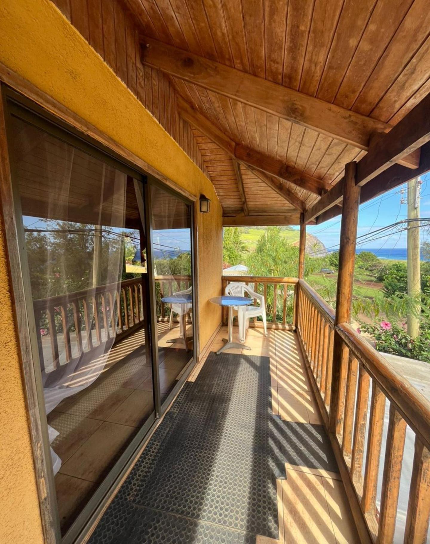 Bed & Breakfast Chez Jerome Hanga Roa